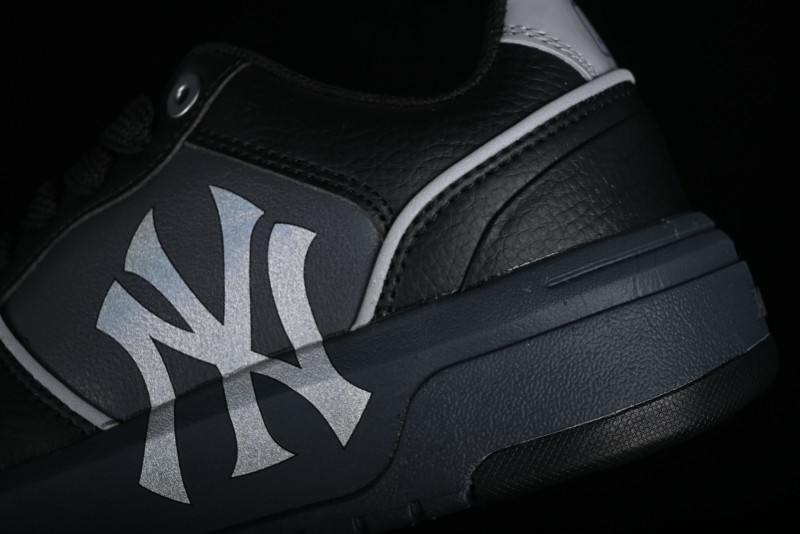 New York Yankees MLB Chunky Liner Basic Height Increasing Casual Sneakers - 3ASXCLB3N50BKL