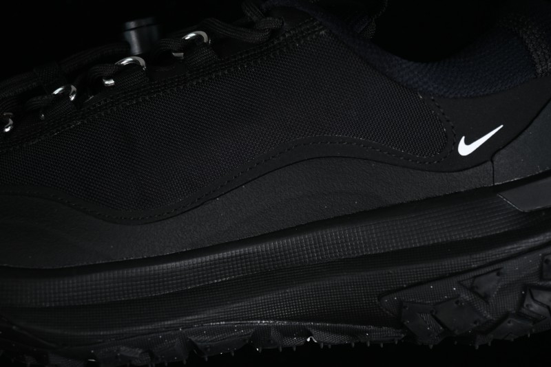 Nike ACG Mountain Fly 2 Low SP Outdoor Hiking Shoes with GORE-TEX and React Foam - FZ3311-001