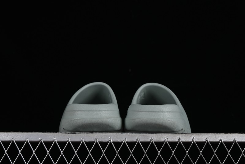 Yeezy Slide Resin Comfortable Slides with Ergonomic Design - ID5480