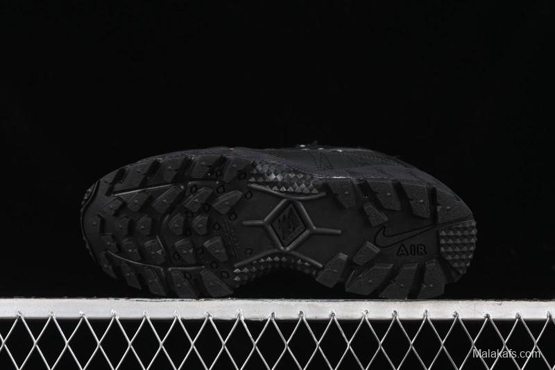 Nike Air Humara Retro Trail Running Shoes with 1990s Outdoor Style - 924464-001