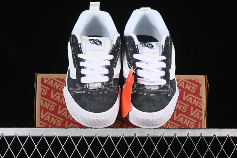 Vans Classics Knu Skool Full-Grain Leather Retro Sneakers - VN000CS0BGF