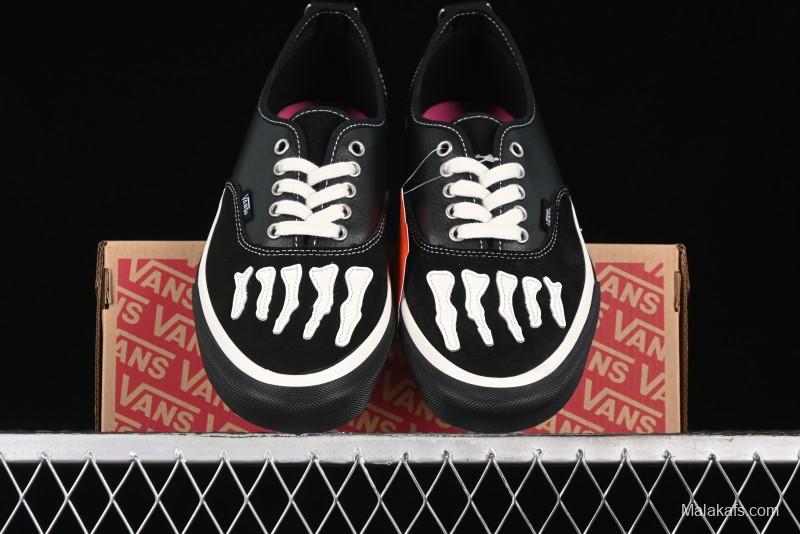 Vans Authentic Low-Top Canvas Sneakers with Vulcanized Sole - VN000BW5BPR