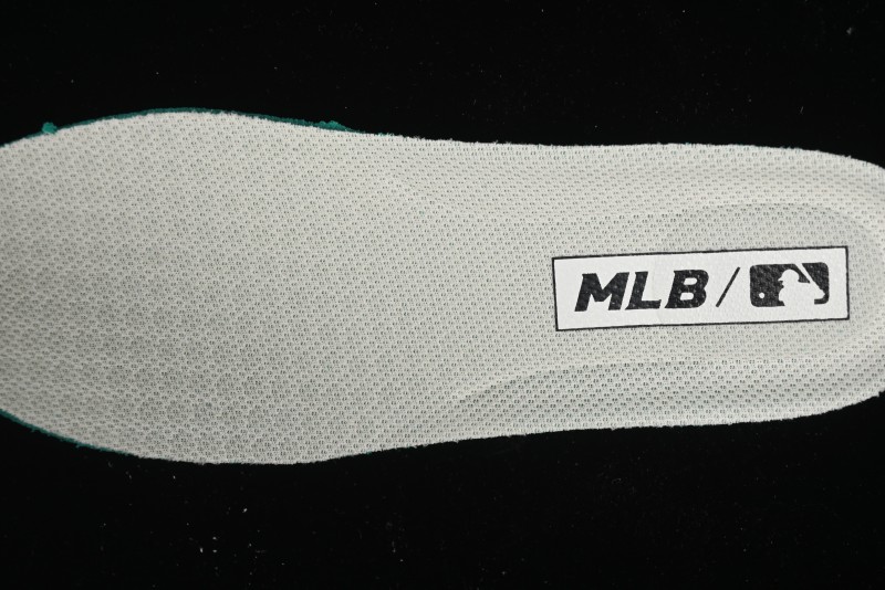 MLB Chunky Classic Base New York Yankees Lightweight Platform Casual Sneakers - 3ASXBMN4N50BKS