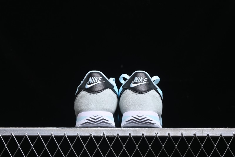 Nike Classic Cortez Leather Retro Running Shoes - DZ2795-401