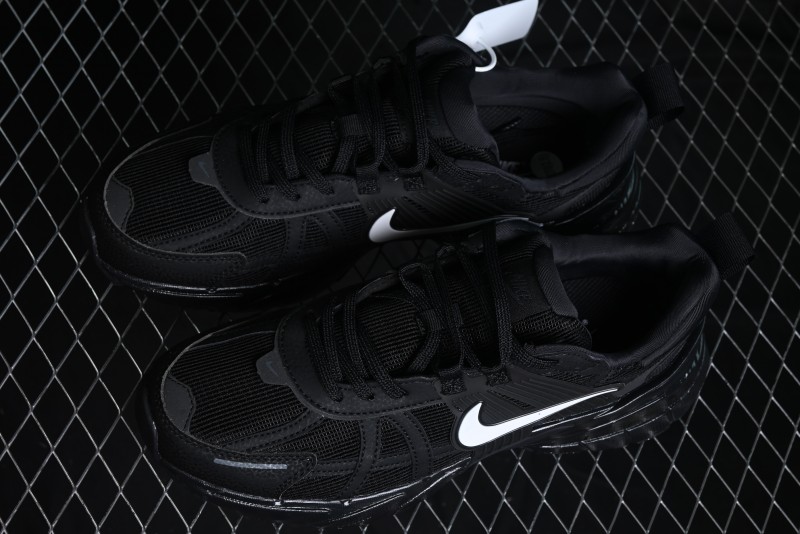 Nike Runtekk V2K Low-Top Retro Running Shoes with Cushlon Foam and Distressed Midsole - HQ1582-001