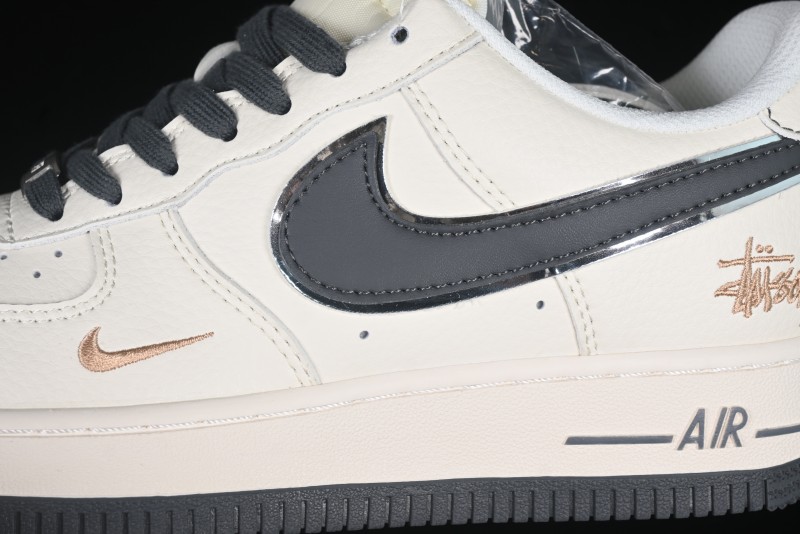 Nike Air Force 1 '07 Low Casual Sneakers in Black Pigskin - XZ6188-705
