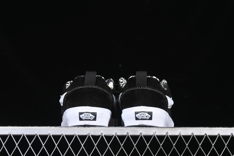 Vans Knu Skool Low Top Retro Casual Vulcanized Sneakers - VN000CS00YK