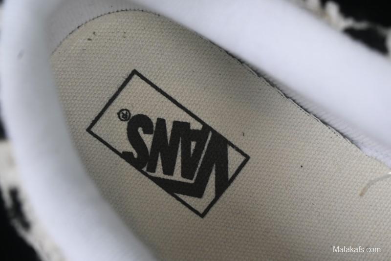 Vans Classics Knu Skool Retro Skate Shoes with Enhanced Cushion and Breathable Mesh - VN0A5JM2BA21