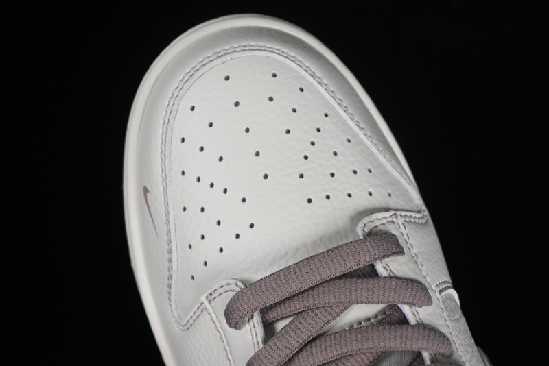 Nike Supreme SB Dunk Low Custom High-End Casual Skateboarding Shoes with Light Pink Colorway - RM2308-331