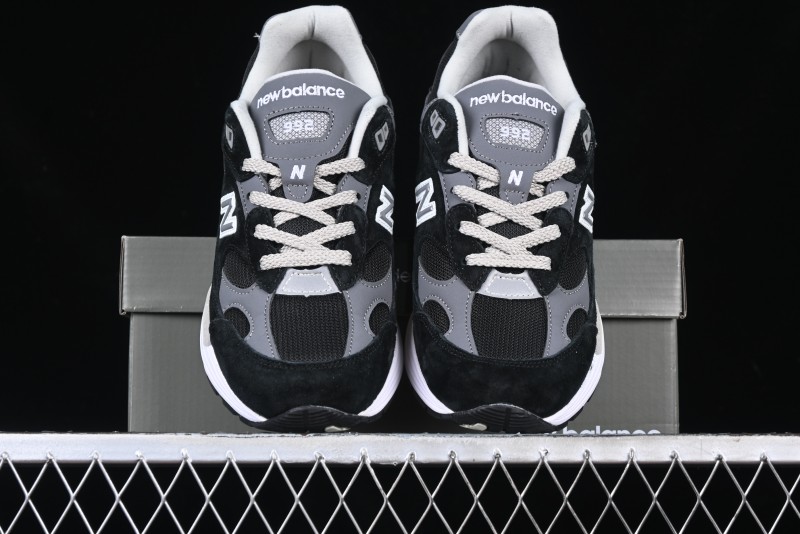 New Balance Made In USA 992 Classic Retro Running Sneakers with Superior Comfort - M992BK