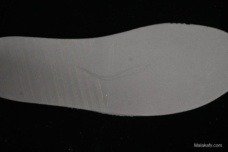 Nike SB Dunk Low Casual Skate Shoes with White and Gum Sole - 311369-100