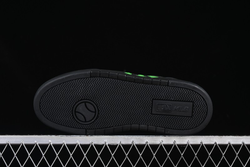 NY Yankees Black & Neon Green Sneakers - Classic Streetwear Style