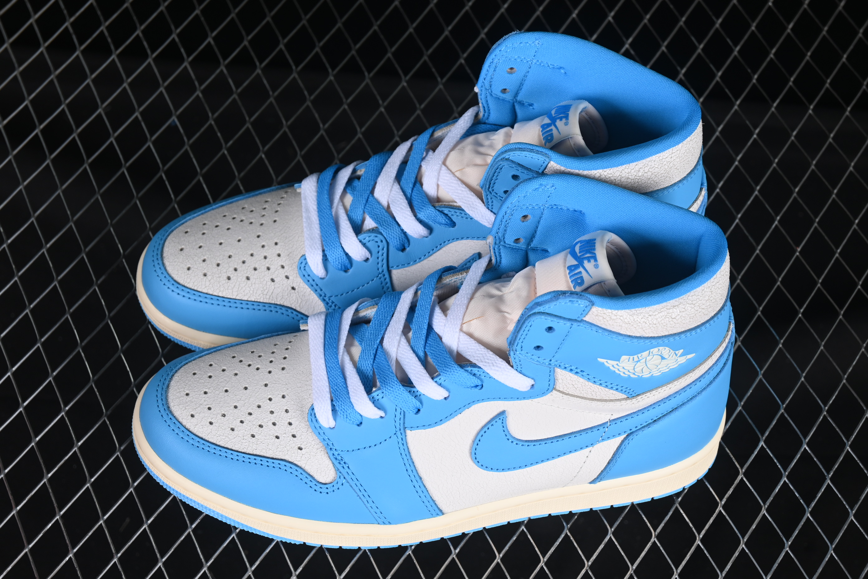 Nike Air Jordan 1 High OG "UNC Reimagined" Retro Basketball Shoes with Cracked Leather and Vintage Midsole - DZ5485-402