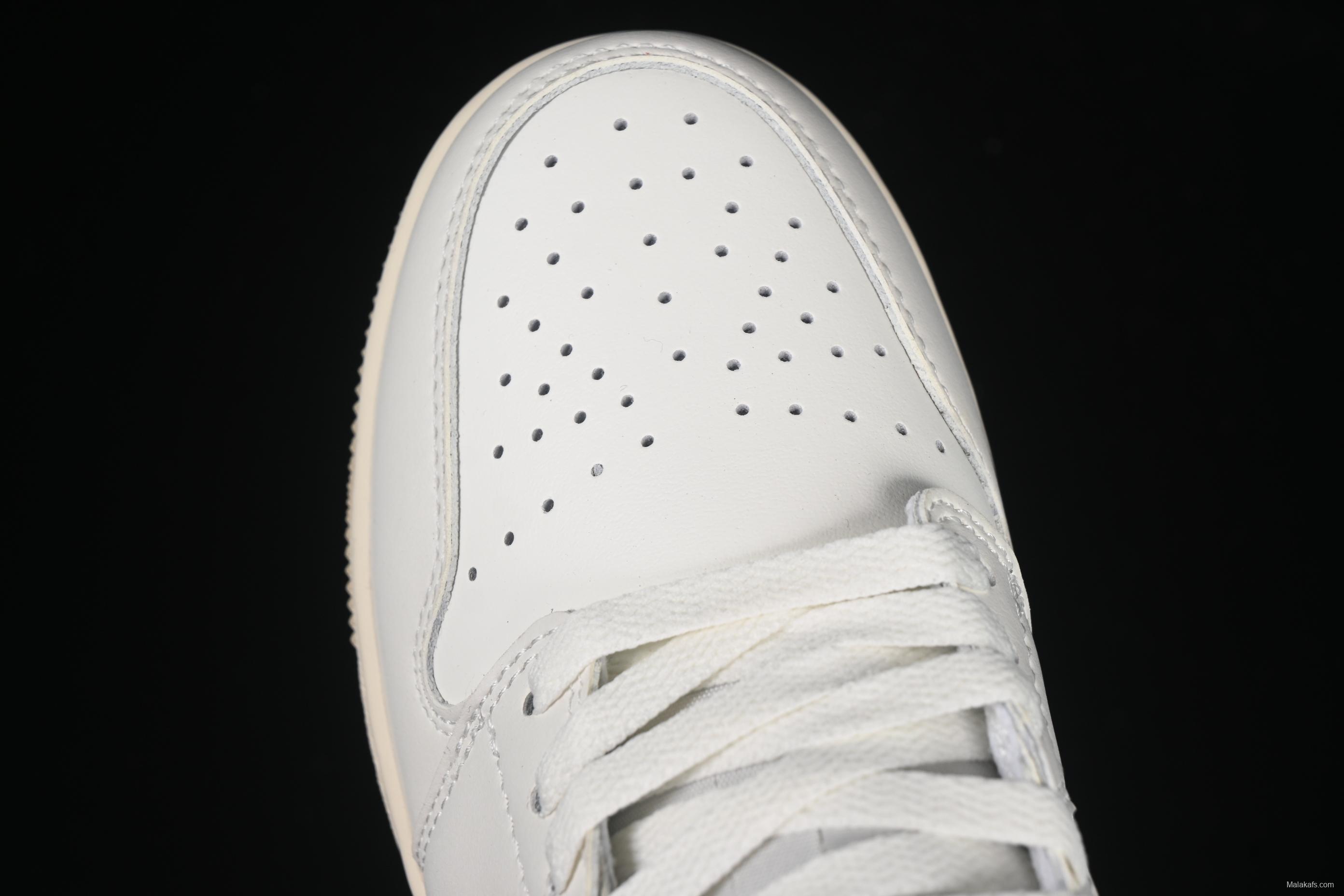 Nike Air Jordan 1 Low AJ1 Casual Sneakers in White - DC0774-112