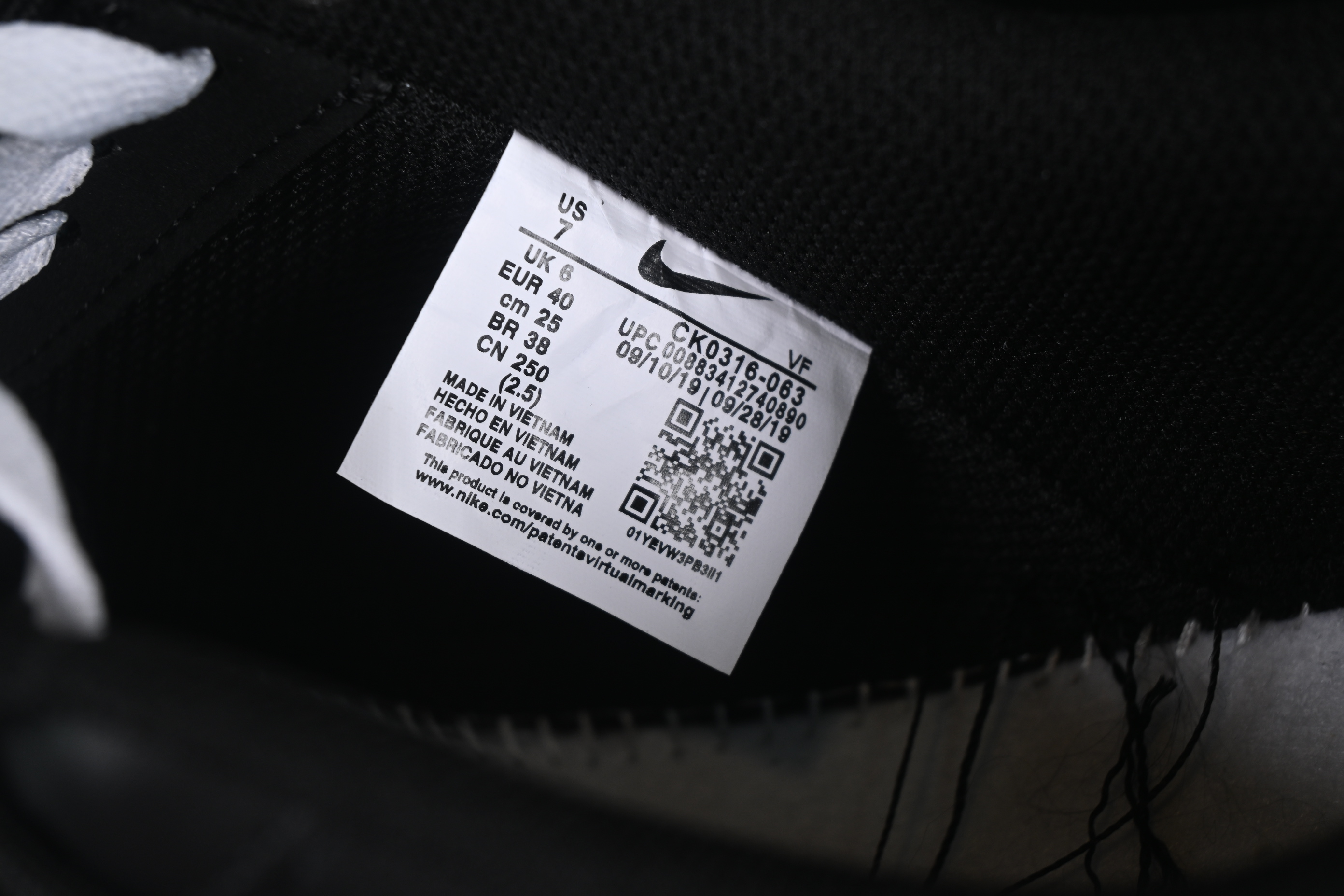 Nike Air Force 1'07 Low Casual Sneakers with 2D Daisy Black White Graffiti Hand-Painted Design - CK0316-063