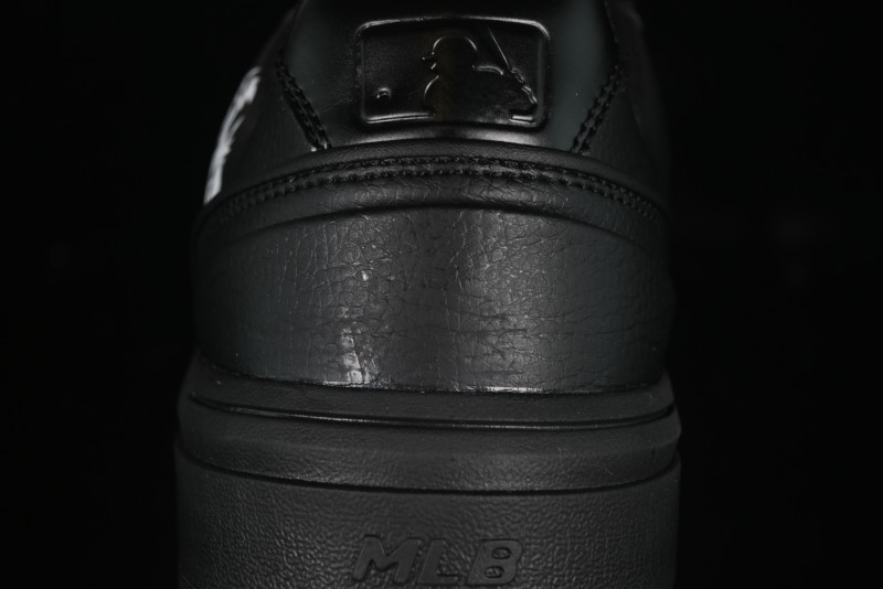 New York Yankees MLB Chunky Liner Custom Platform Sneakers - 3ASXCA12N50WHS