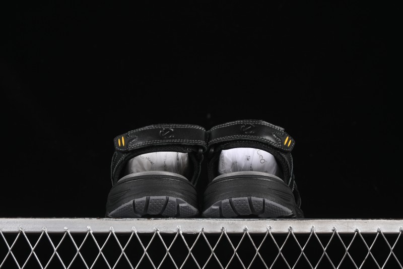 ECCO Off Trail Series Sport Leisure Sandals with Adjustable Hook-and-Loop Strap - 63251701001