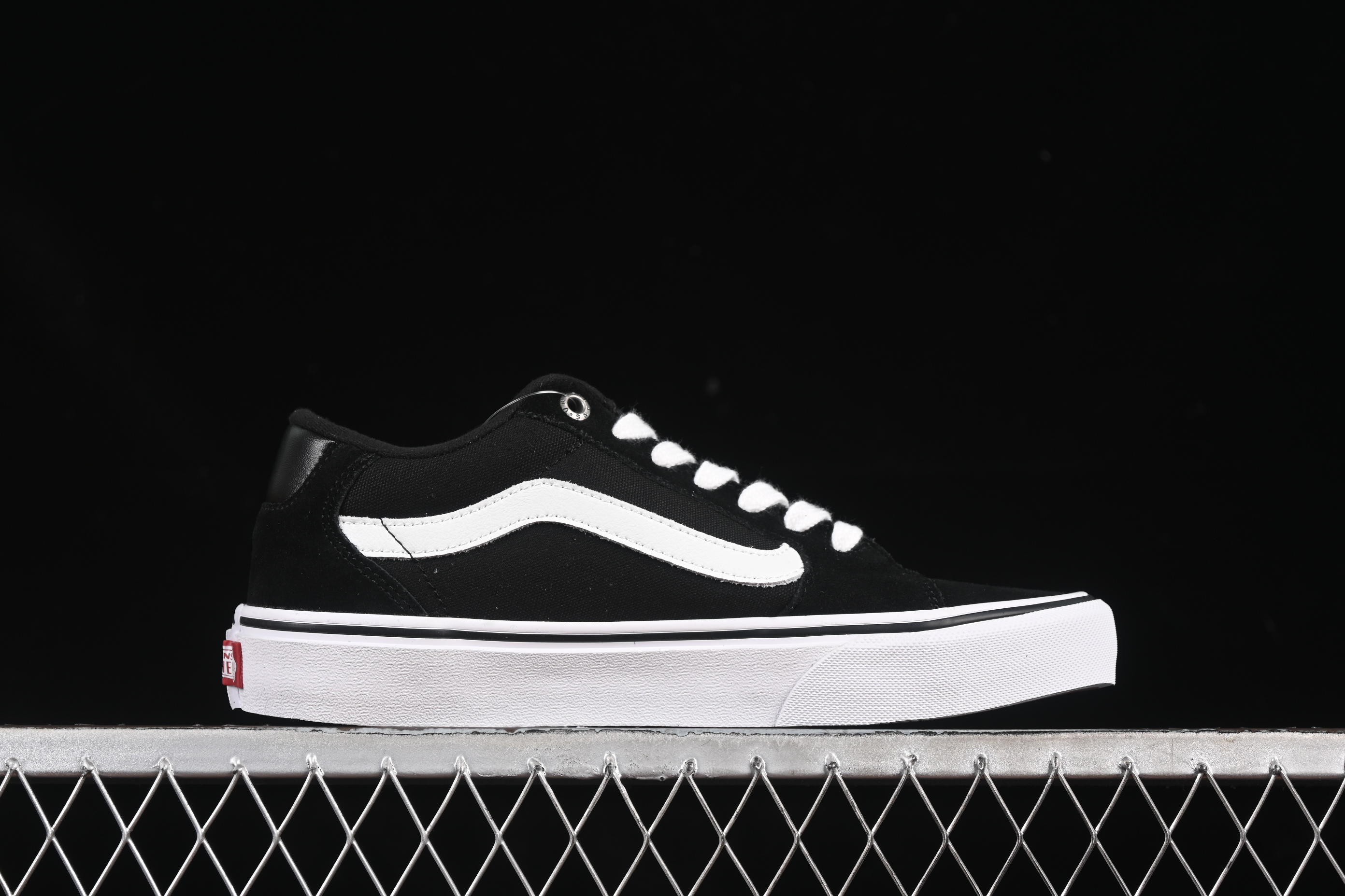 Vans Faulkner Low Top Casual Skate Shoes - VN000SJVC4R