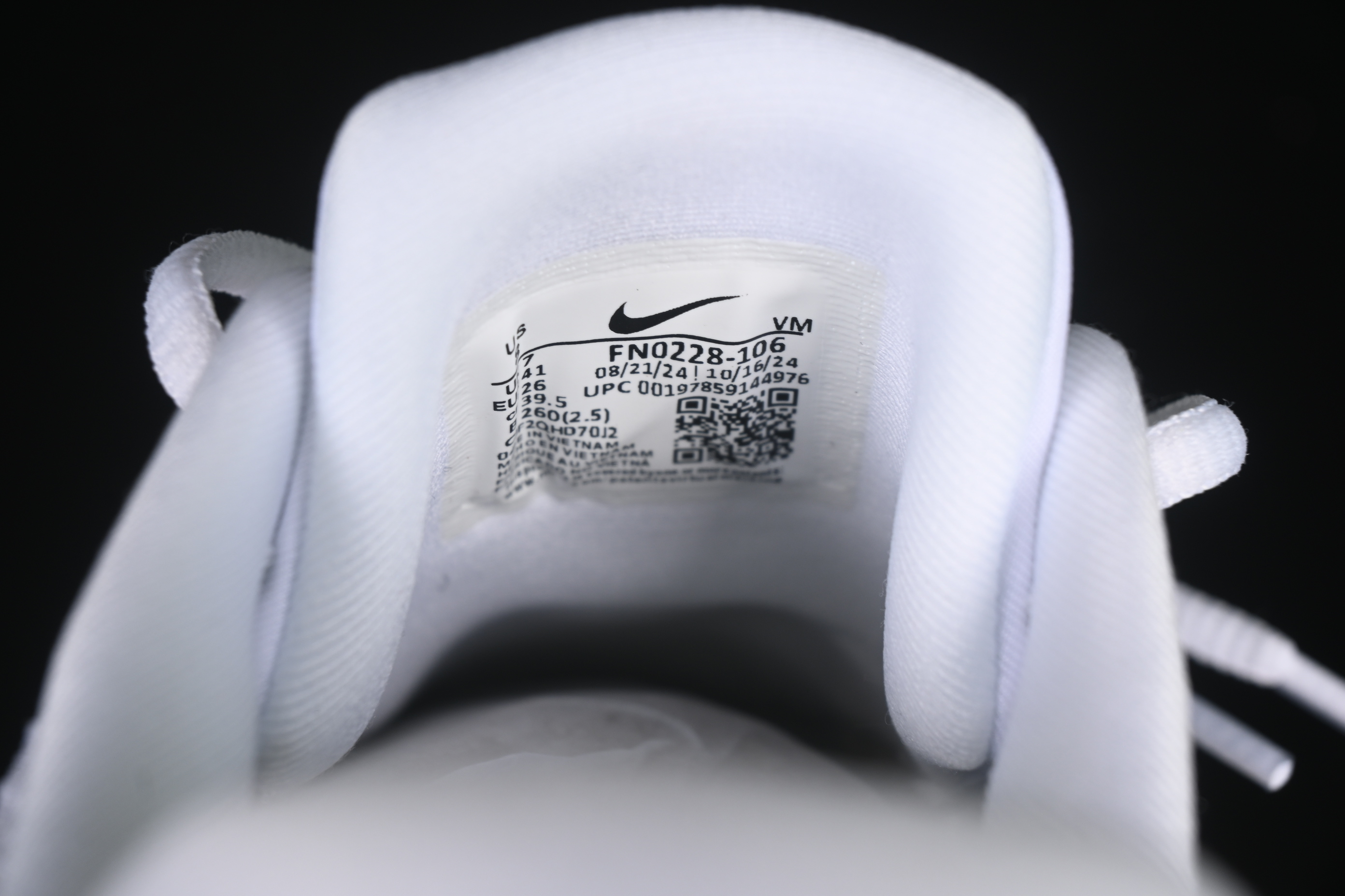 Nike Journey Run Low-Top Casual Running Shoes with Cushioning Anti-Slip and Wear-Resistant Design - FN0228-106