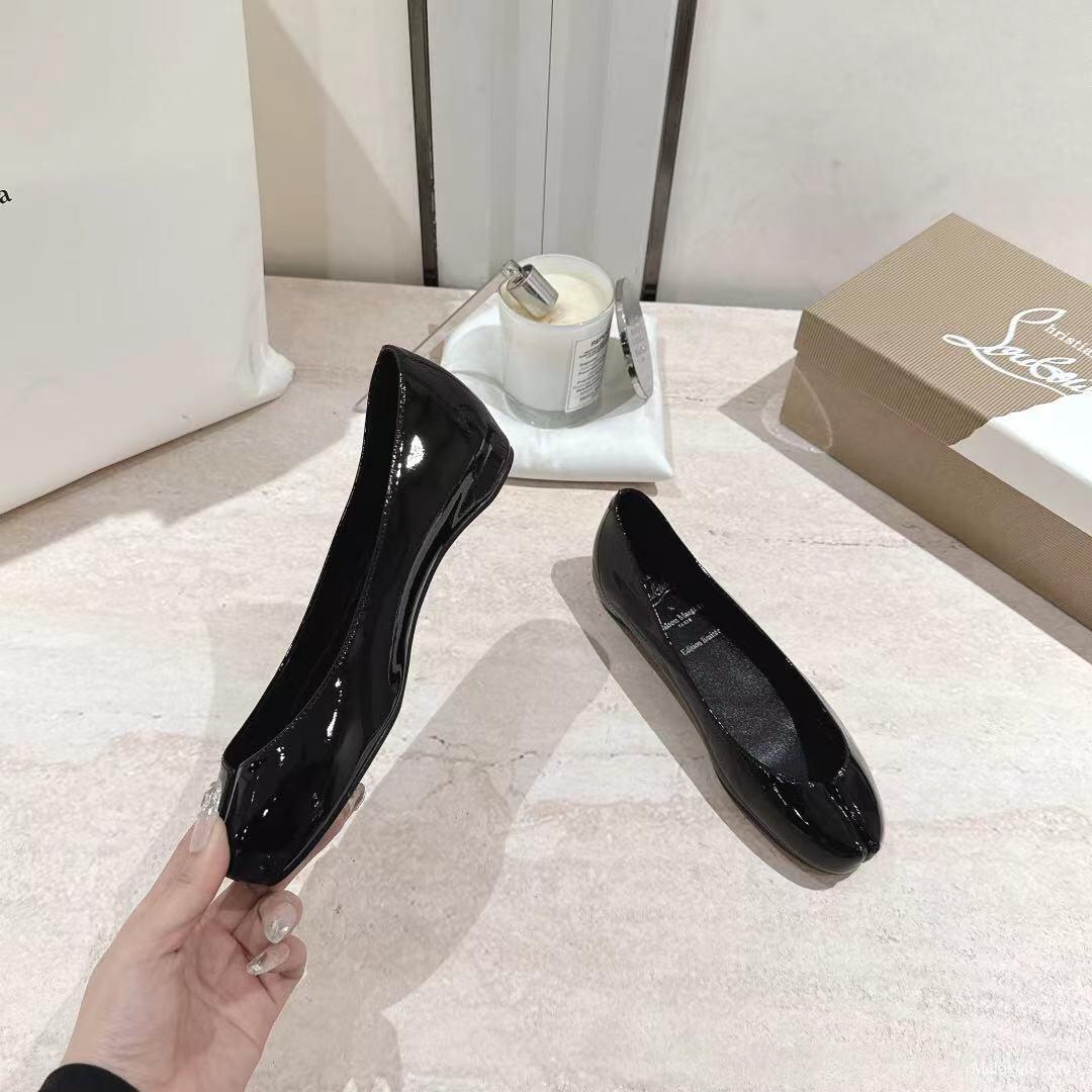 2025 Women MM6 Black Patent Leather Tabi Ballet Flats KFY00280
