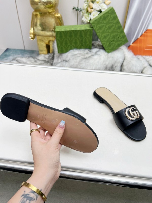 2025 Gucci Black Leather Slippers Double G Buckle MJ00190