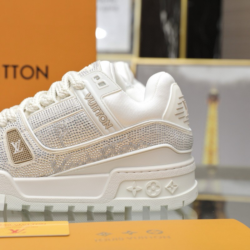 2024 Unisex Louis Vuitton White Crystal Trainer Leather Plimsolls High Temperature Pressing MJ00430