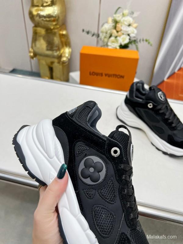 2025 Unisex Louis Vuitton Black Mesh Suede Running Shoes LY00340
