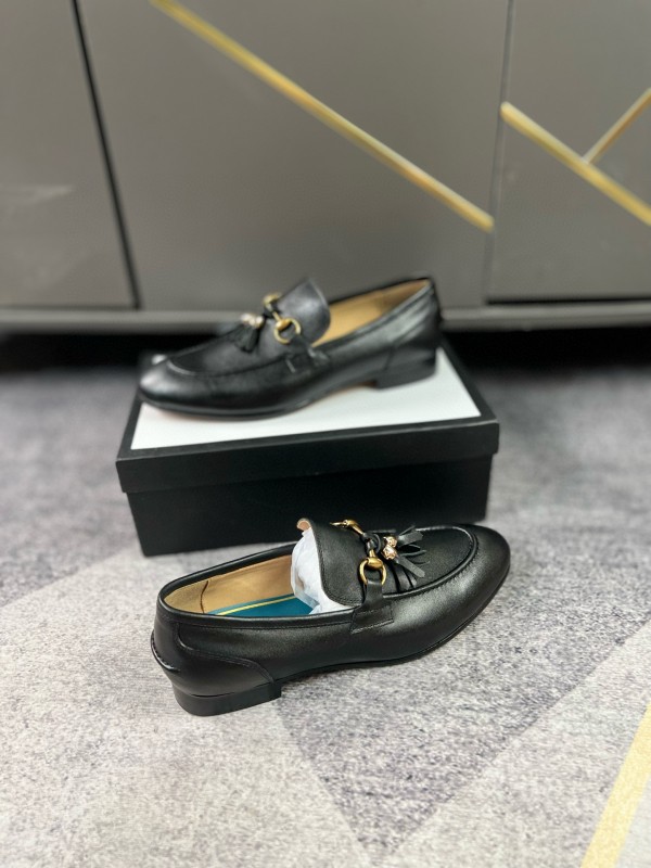2024 Men Louis Vuitton Black Leather Loafer
