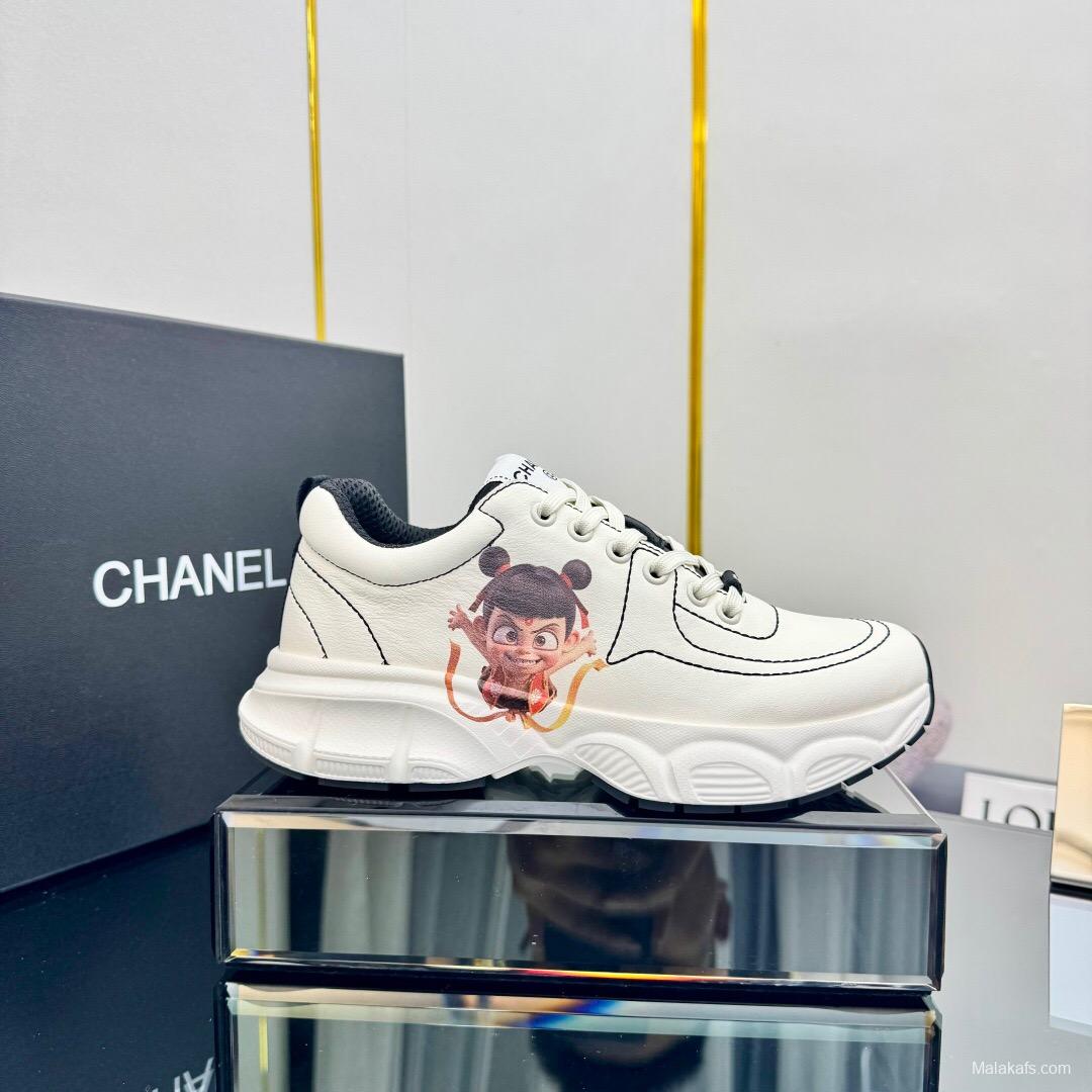 2025 Women Chanel White Leather Sneakers Graphic LY00360