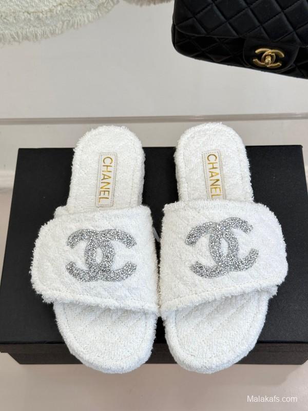 2025 Slippers Chanel White Terry Cloth Crystal CC Logo KFY00220