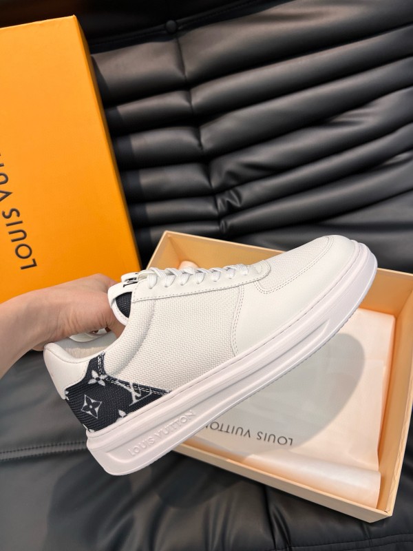 2024 Men Louis Vuitton White Leather Mesh Sneakers MJ00400