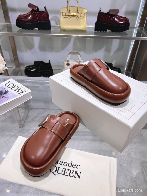 2025 Unisex Alexander McQueen Brown Leather Boken Toe Mule Flexion KFY00300