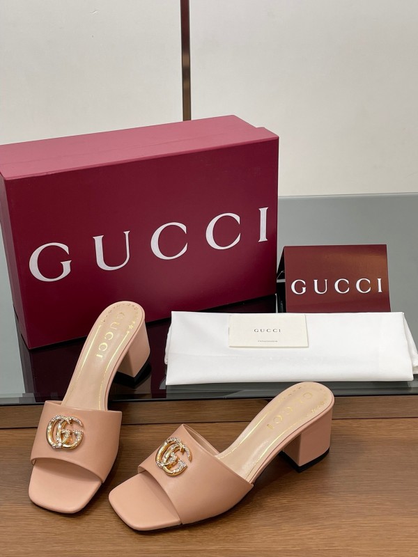 2025 Women Gucci Pink Leather Slippers GG Crystal Buckle LY00280