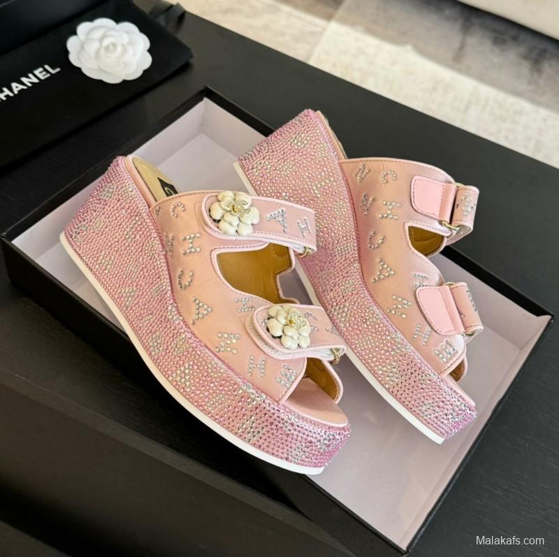 2025 Slippers Chanel Pink Leather Wedge Sandals LY00330