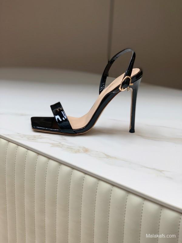 2025 Women Gianvito Rossi Black Patent Leather Slingback Sandals
