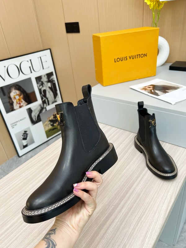 2024 Women Louis Vuitton Black Calf Leather Chelsea Boots MJ00340