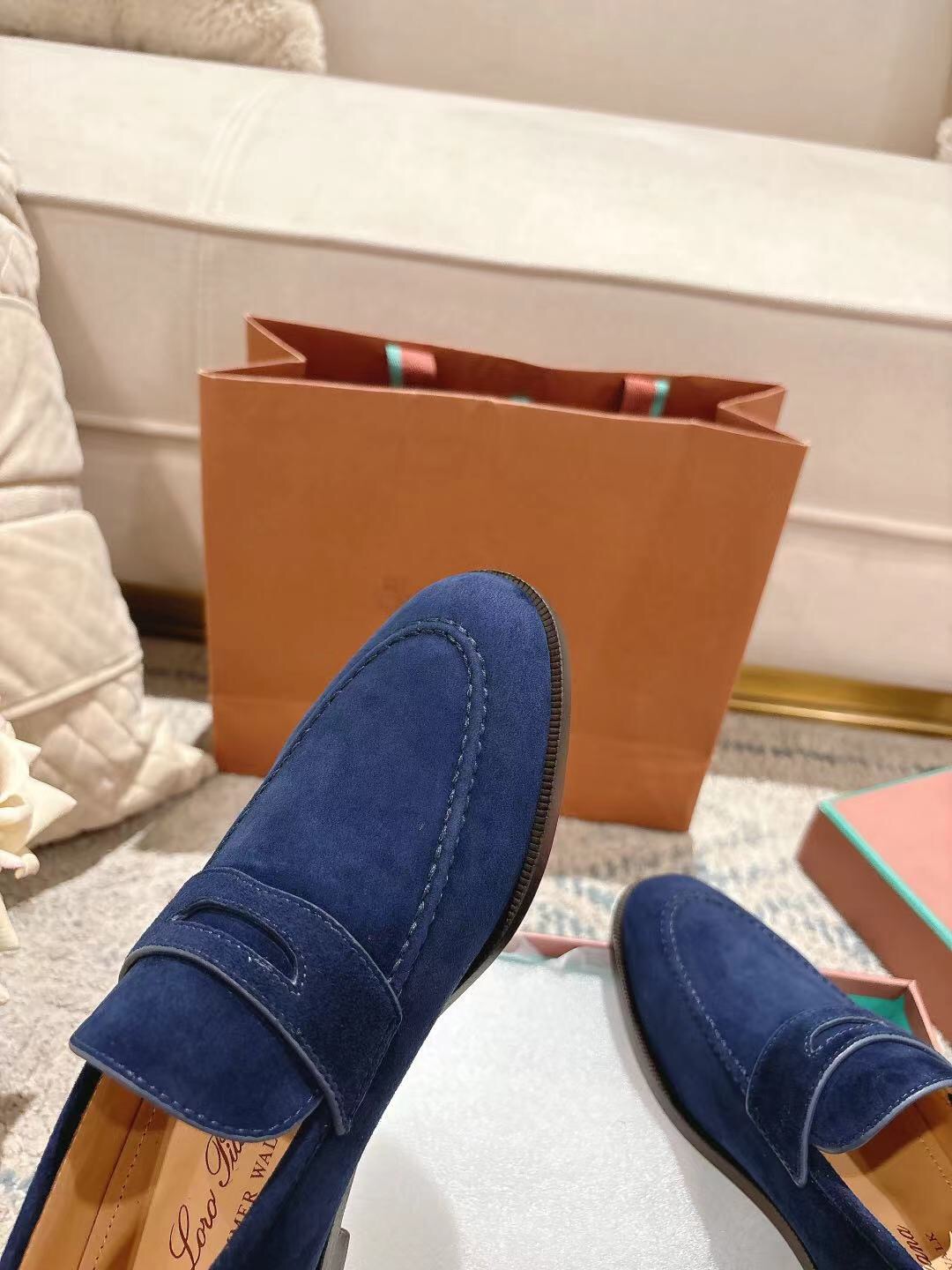 2025 Women LP Navy Suede Loafers LY00320