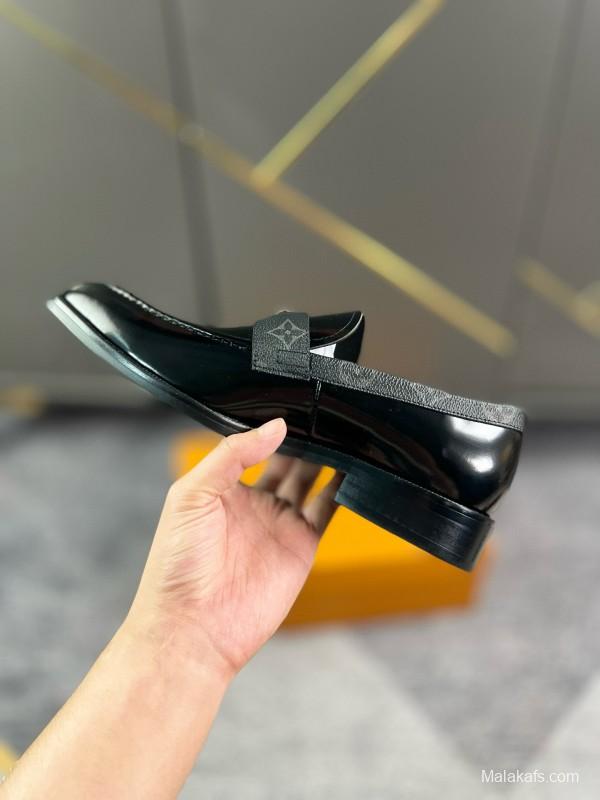 2024 Men Louis Vuitton Black Leather Formal Shoes MJ00290
