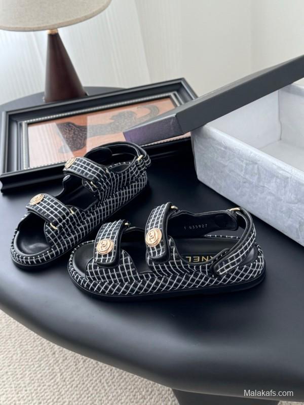 2025 Women Chanel Black Leather Sandals LY00320