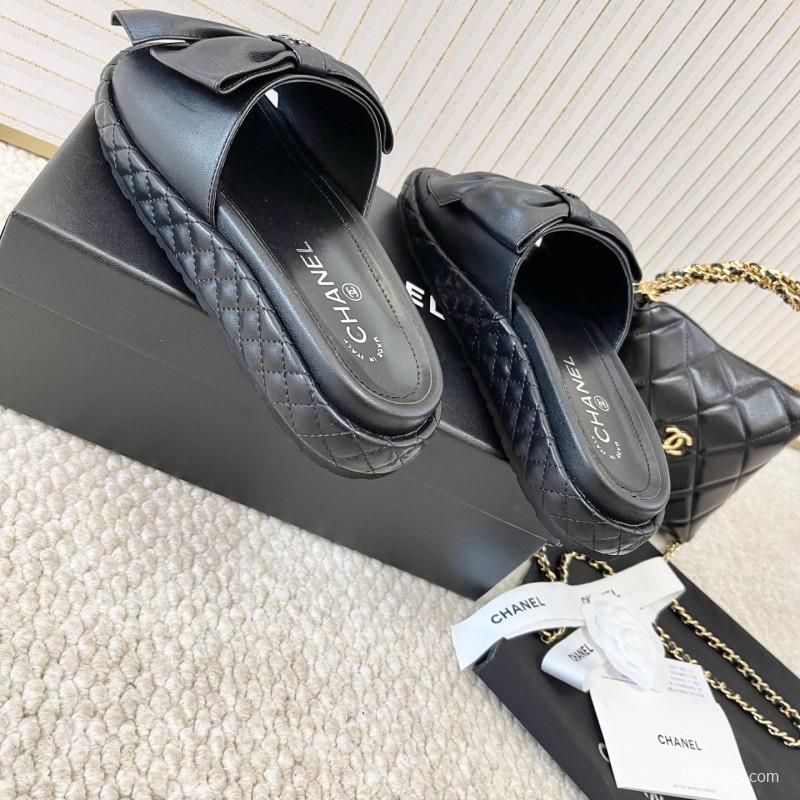2025 Slippers Chanel Black Leather Slippers