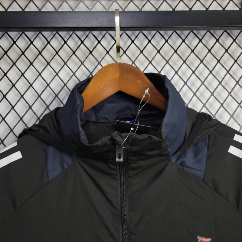 25/26 Newcastle United Jacket Black Windbreaker