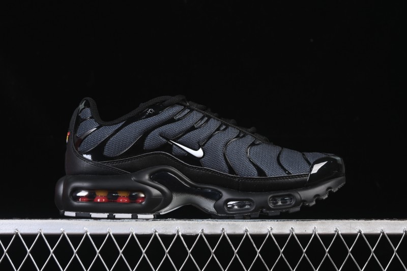 Nike Air Max Plus Retro Running Shoes with Air Cushion - FJ4224-001