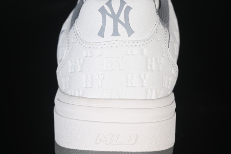 New York Yankees Bigball Chunky Embo Monogram Platform Sneakers - 3ASXE035N50GRS