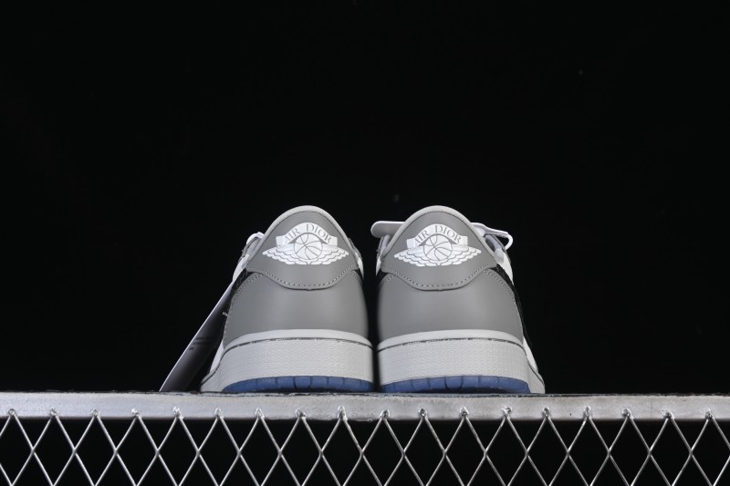 Dior Air Jordan 1 Low White Grey Collaboration Low-Top Sneakers - CN8608-002