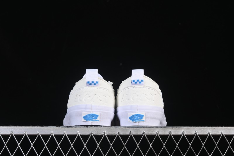 Vans Safe Brady Low Premium Casual Skateboarding Shoes with Vulcanized Construction - VN0007QXBA22