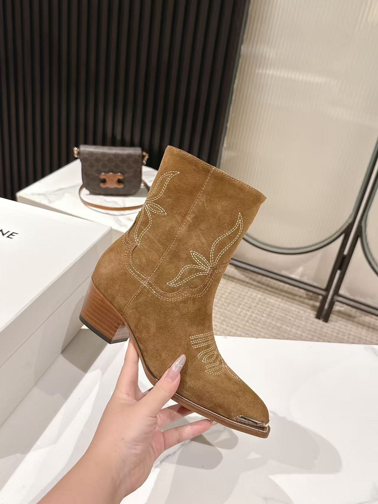 CELINE Fall/Winter 2025 Retro Fashion Ankle Boots - LY00440