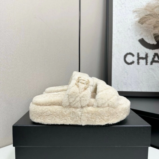 Chanel 2025 SS New Autumn Winter Lazy Sheep Genuine Wool Lazy Slippers Chanel Quilted Thick Sole Fur Slides - LY00300