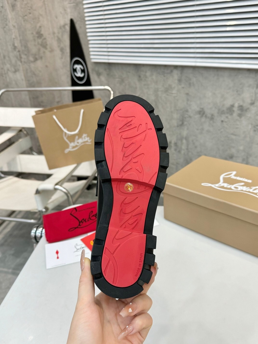 Christian Louboutin Red Sole Heels T-Runway Design - LY00310