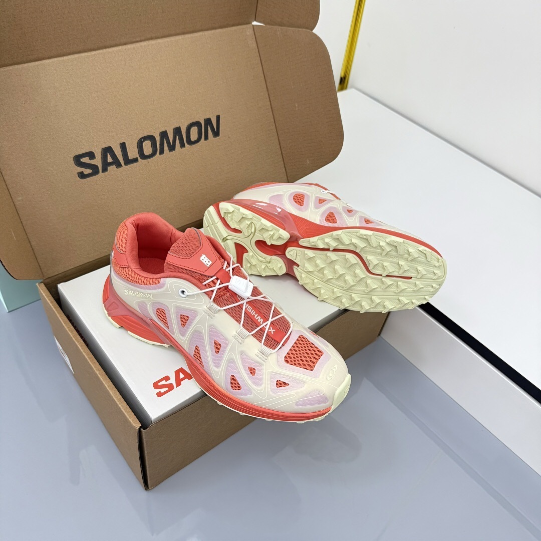 Salomon XT Whisper Casual Shoes with Thick Sole and Color Blocking - LY00310