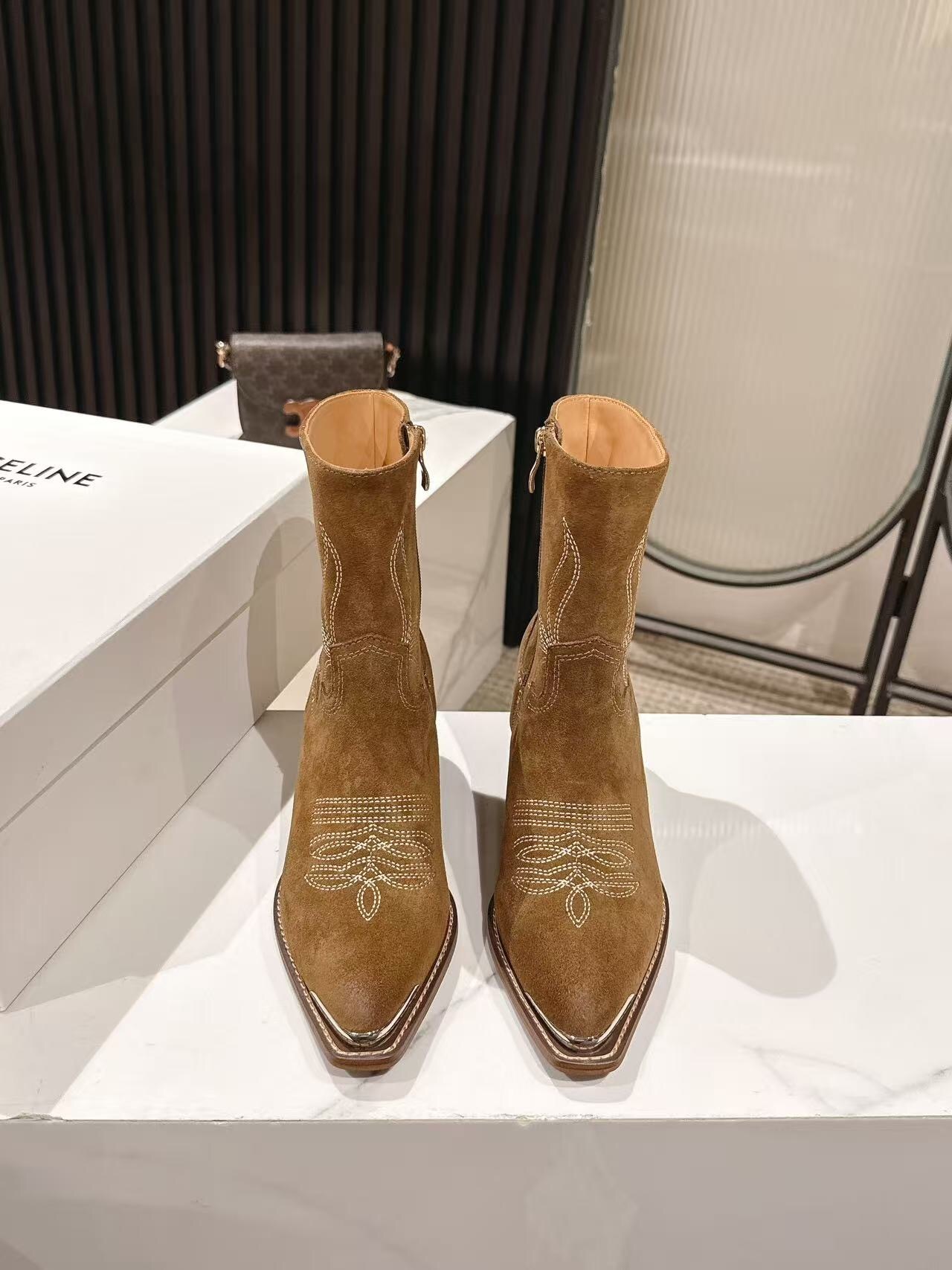 CELINE Fall/Winter 2025 Retro Fashion Ankle Boots - LY00440